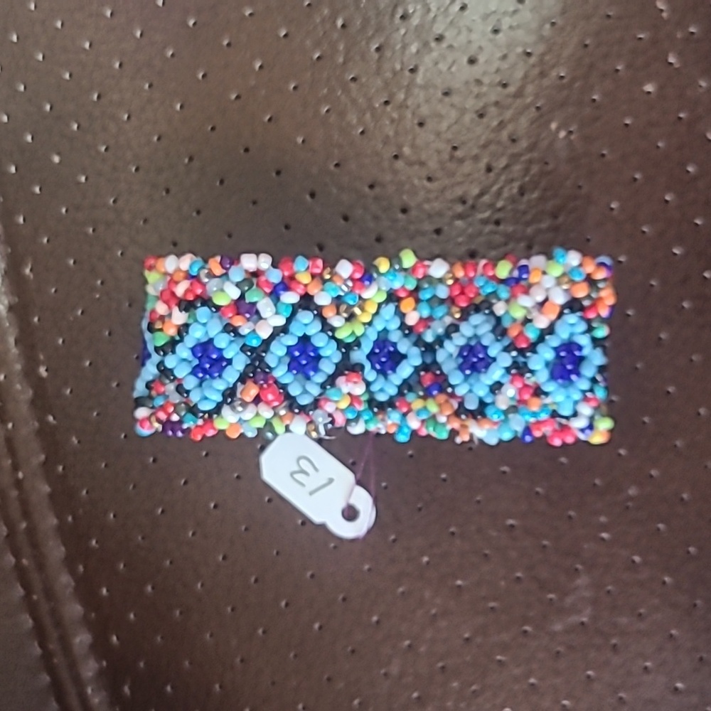 NATIVE AMERICAN INDIAN SEED BEAD DESIGN 1" WIDE BRACELET